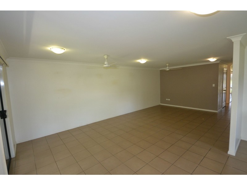 2/7 Poinciana Place, Gracemere QLD 4702