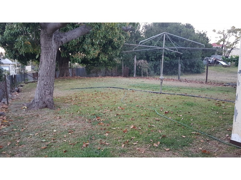 24 Central St, Mount Morgan QLD 4714