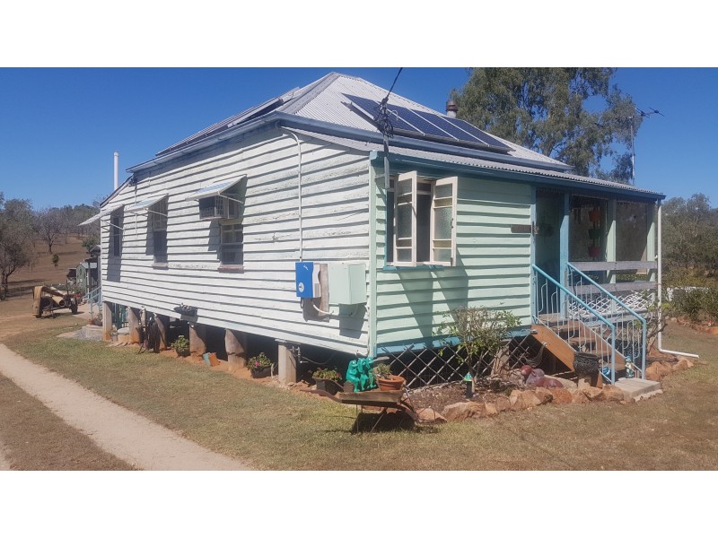 9 Smalls Rd, Hamilton Creek QLD 4714