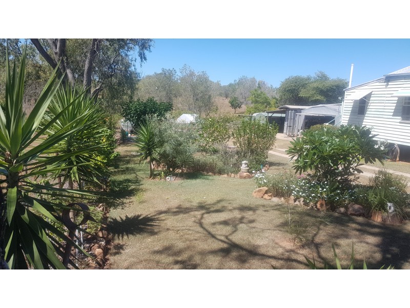 9 Smalls Rd, Hamilton Creek QLD 4714