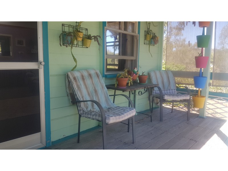 9 Smalls Rd, Hamilton Creek QLD 4714