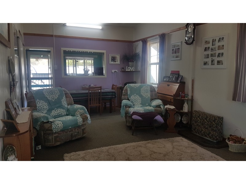 9 Smalls Rd, Hamilton Creek QLD 4714