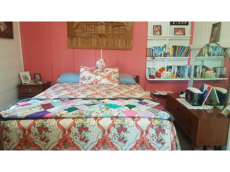 9 Smalls Rd, Hamilton Creek QLD 4714