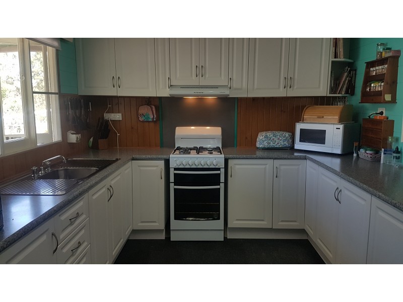 9 Smalls Rd, Hamilton Creek QLD 4714