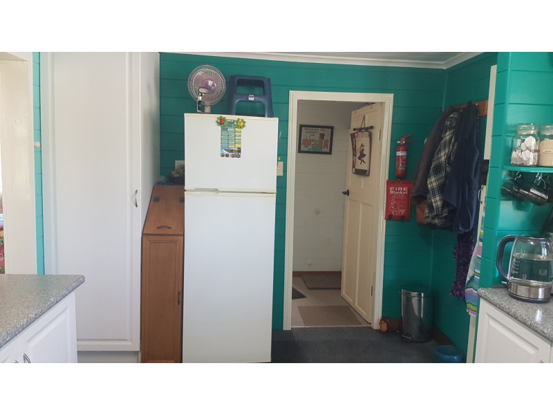 9 Smalls Rd, Hamilton Creek QLD 4714