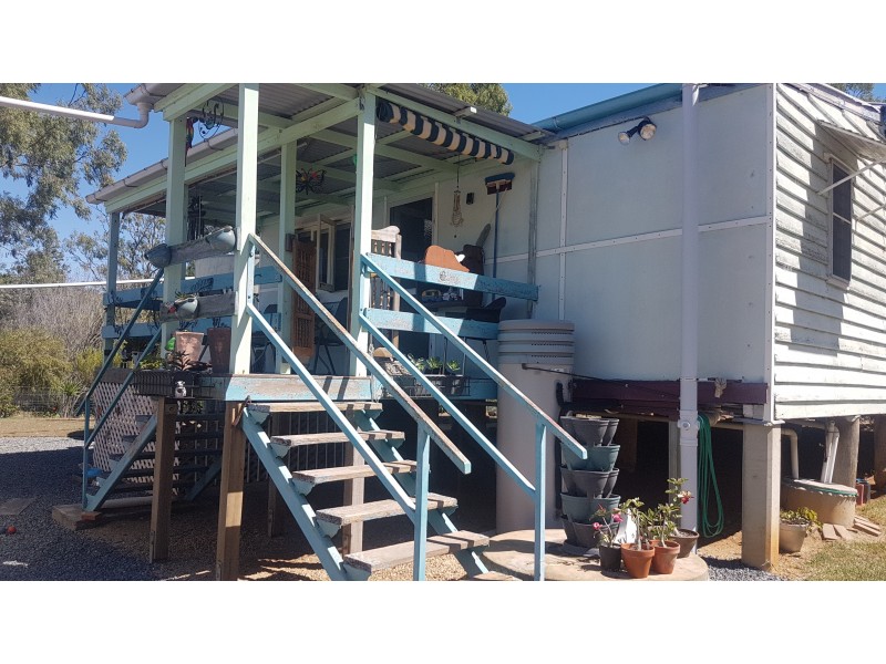 9 Smalls Rd, Hamilton Creek QLD 4714
