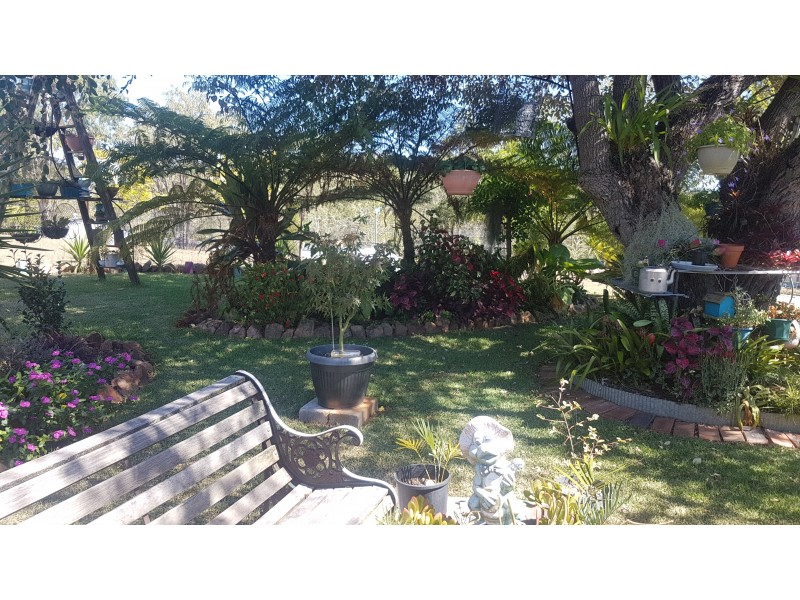9 Smalls Rd, Hamilton Creek QLD 4714