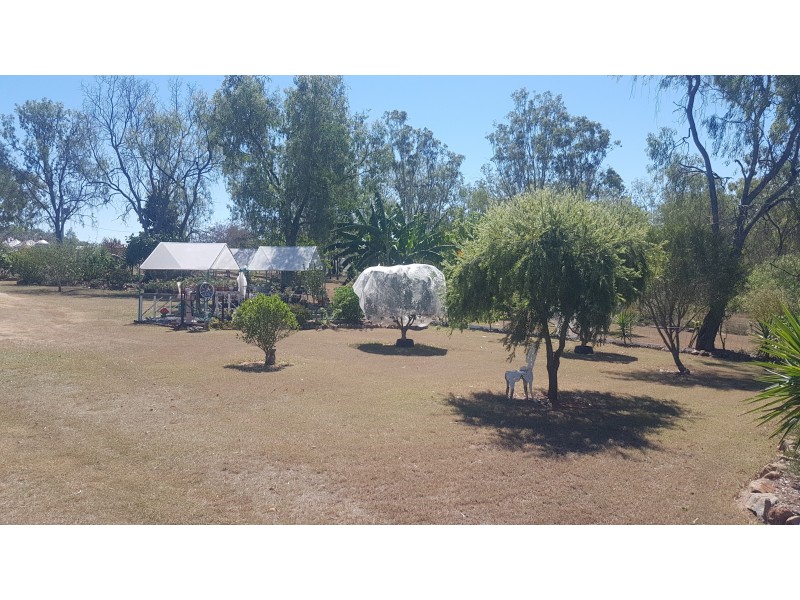 9 Smalls Rd, Hamilton Creek QLD 4714