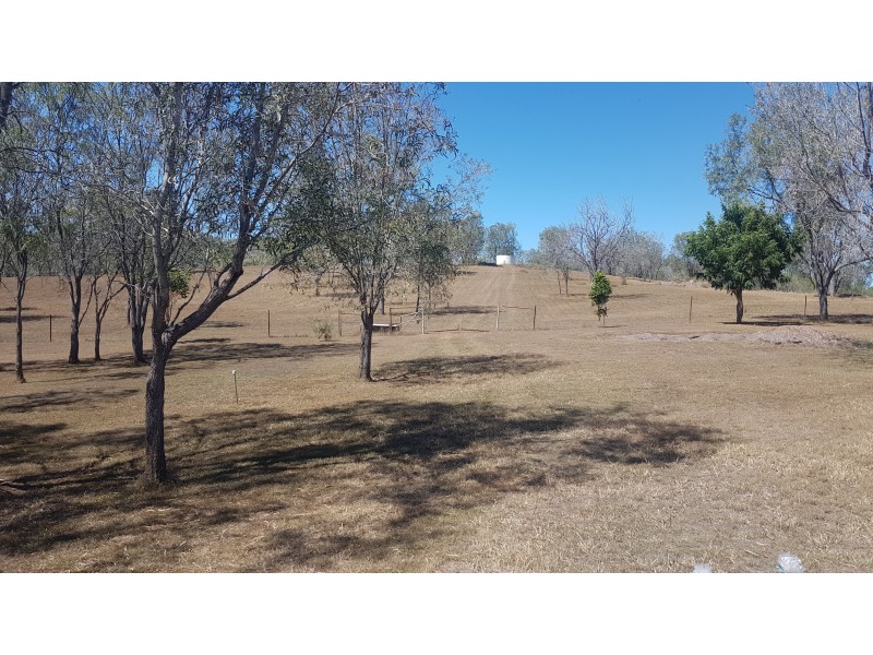 9 Smalls Rd, Hamilton Creek QLD 4714