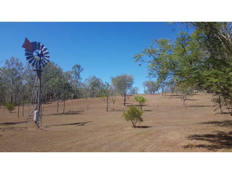 9 Smalls Rd, Hamilton Creek QLD 4714