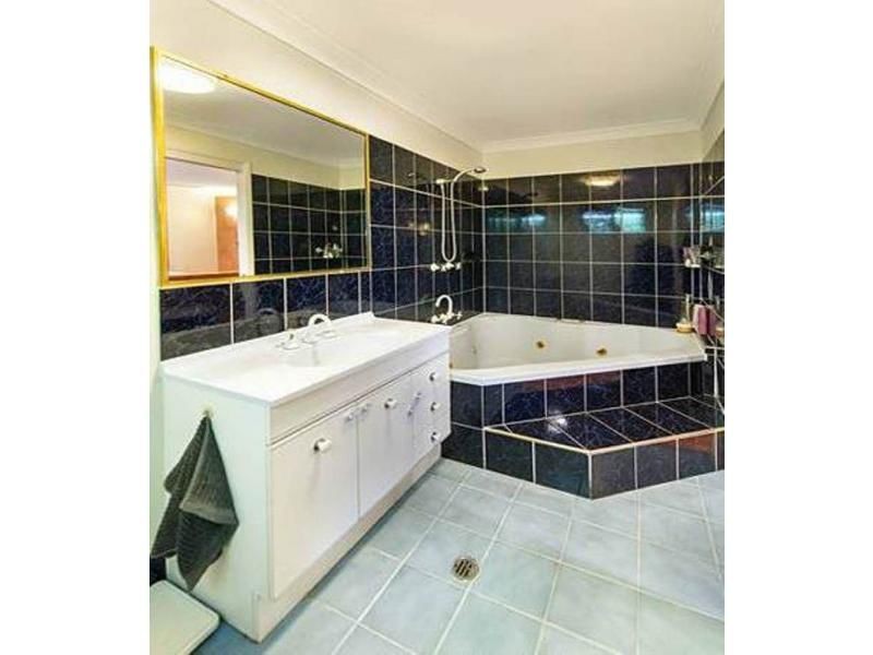 26 Hutchings Street, Gracemere QLD 4702