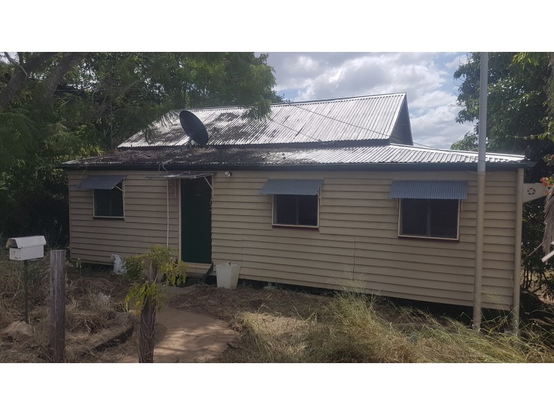 17 Hall St, Mount Morgan QLD 4714