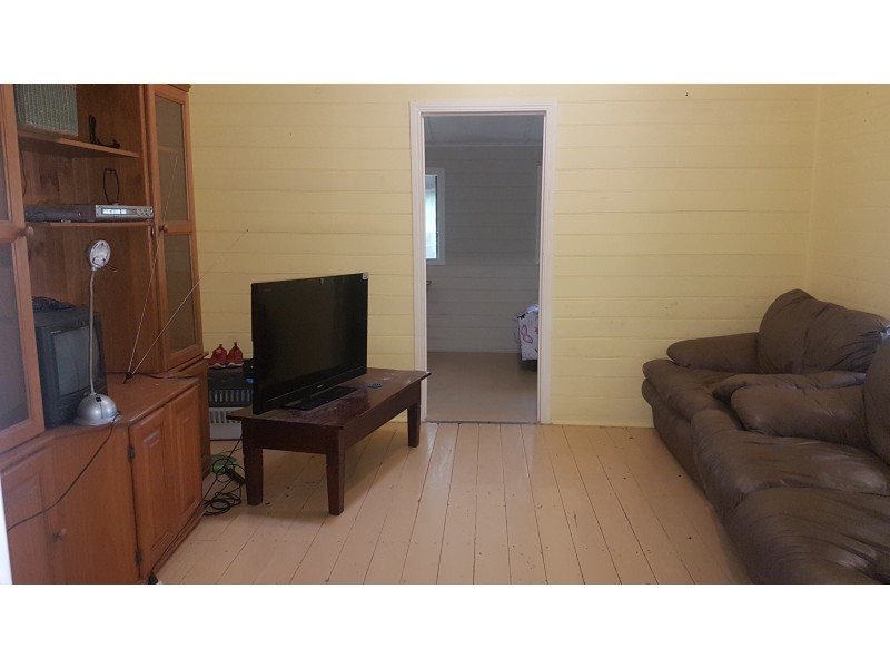 17 Hall St, Mount Morgan QLD 4714