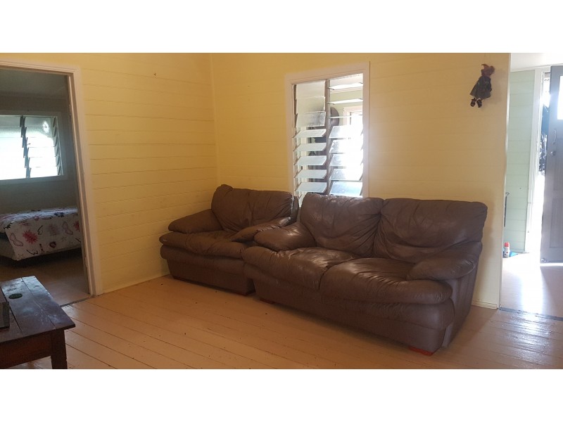 17 Hall St, Mount Morgan QLD 4714