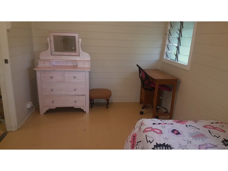 17 Hall St, Mount Morgan QLD 4714