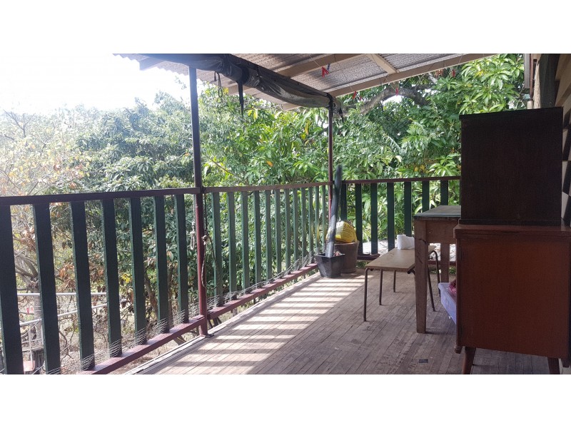 17 Hall St, Mount Morgan QLD 4714