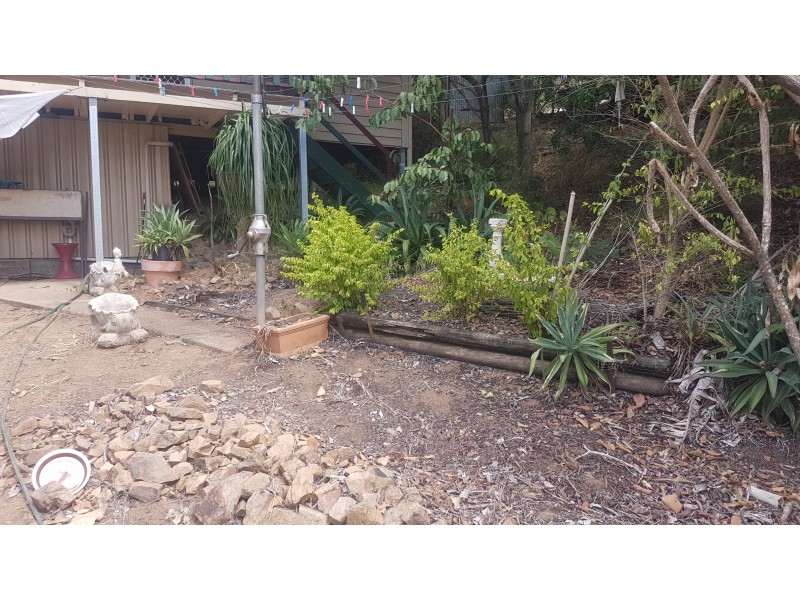 17 Hall St, Mount Morgan QLD 4714
