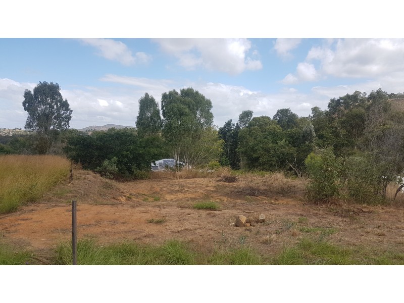 59 Grey St, Walterhall QLD 4714