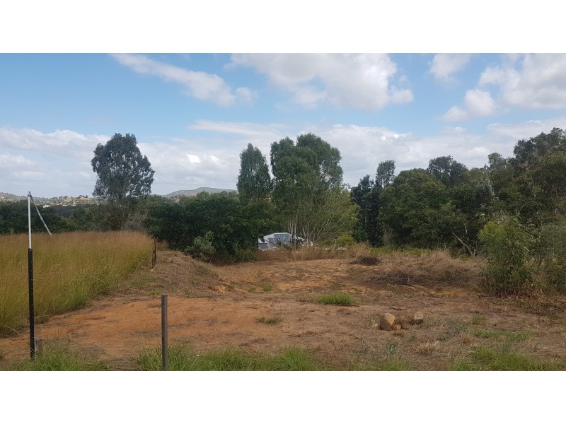 59 Grey St, Walterhall QLD 4714
