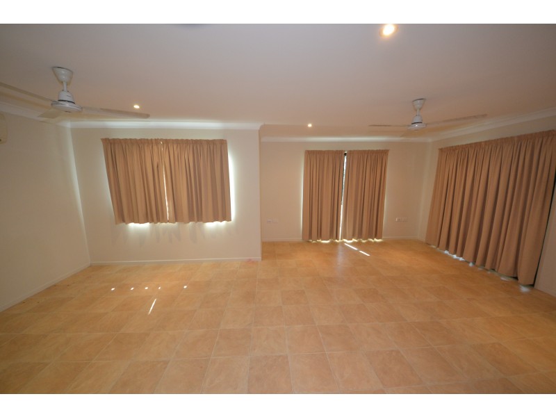 2/13 O’shanesy St, Gracemere QLD 4702