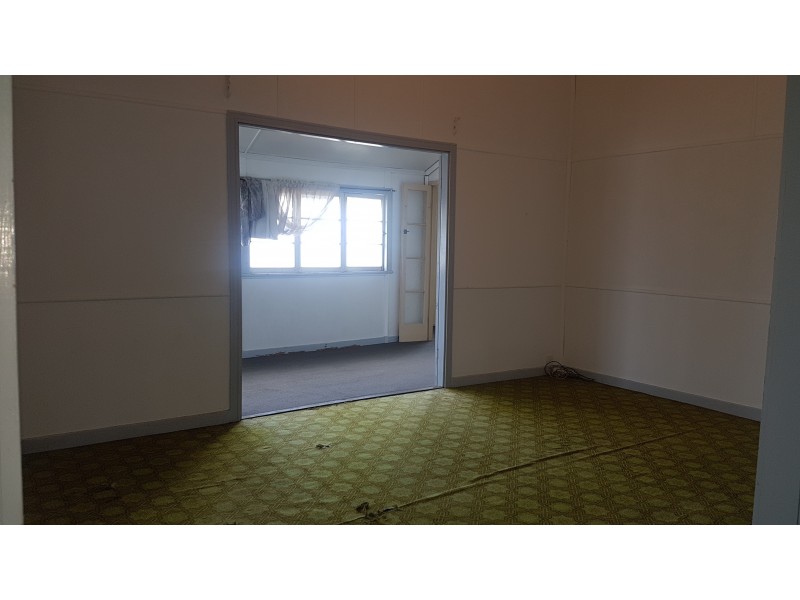 44 Dee St, Mount Morgan QLD 4714