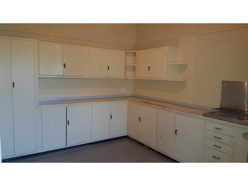 44 Dee St, Mount Morgan QLD 4714