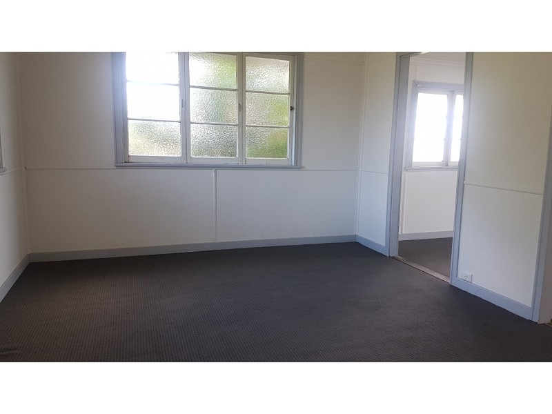 44 Dee St, Mount Morgan QLD 4714