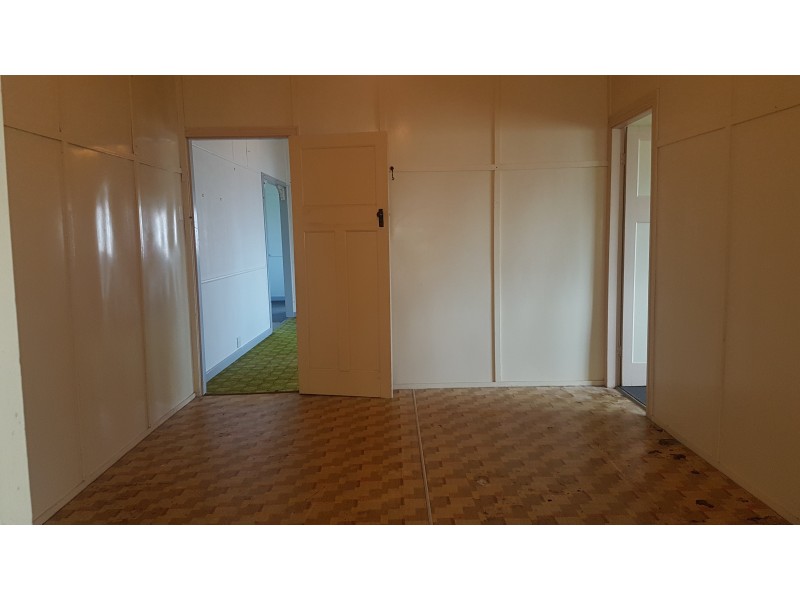 44 Dee St, Mount Morgan QLD 4714