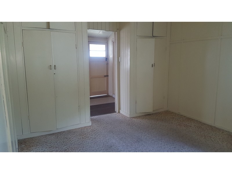 44 Dee St, Mount Morgan QLD 4714