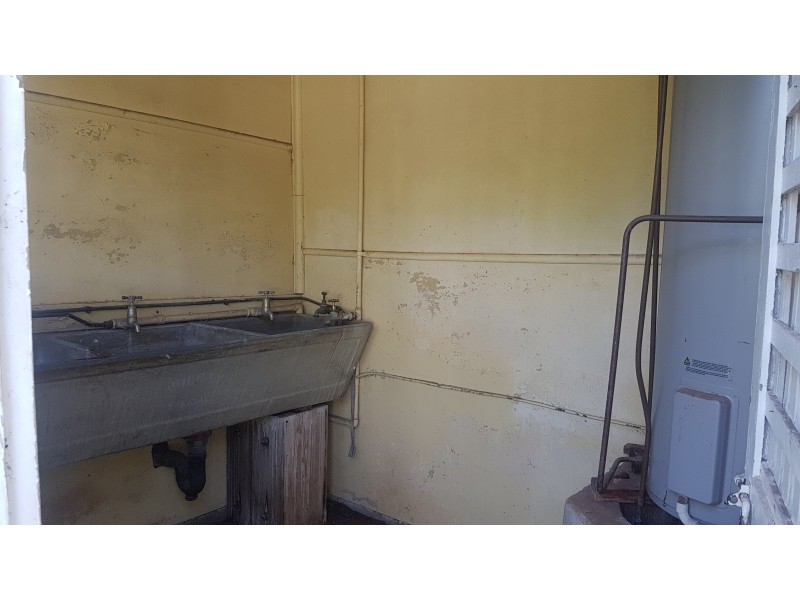 44 Dee St, Mount Morgan QLD 4714