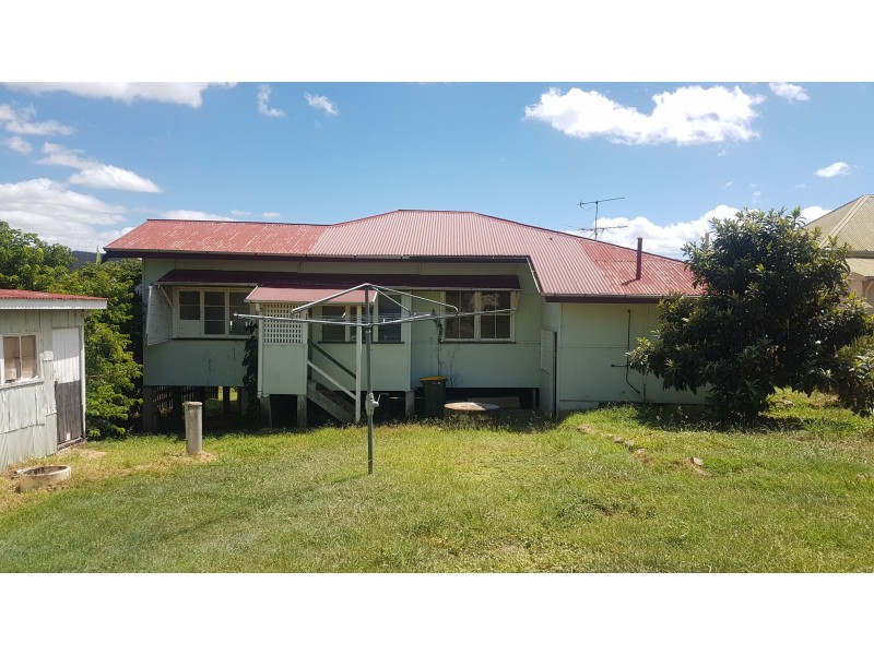 44 Dee St, Mount Morgan QLD 4714