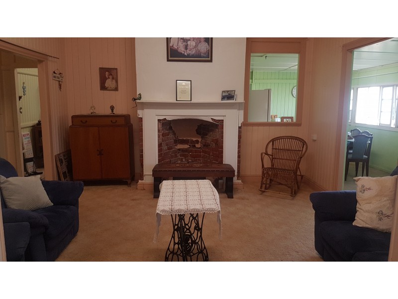 5 Pheasant Creek Rd, Wowan QLD 4702