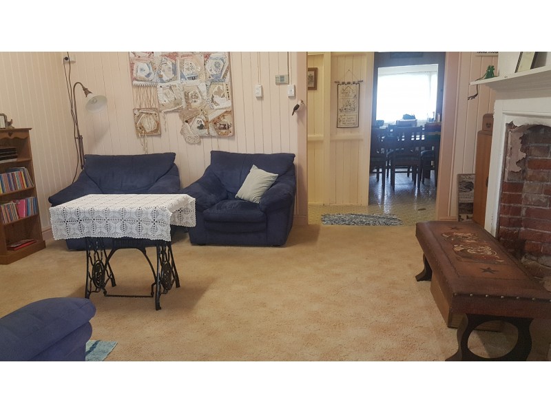 5 Pheasant Creek Rd, Wowan QLD 4702