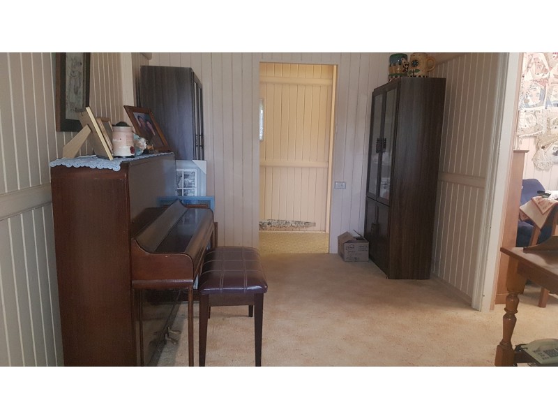 5 Pheasant Creek Rd, Wowan QLD 4702