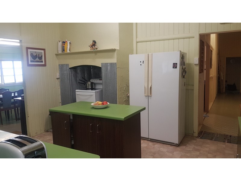 5 Pheasant Creek Rd, Wowan QLD 4702