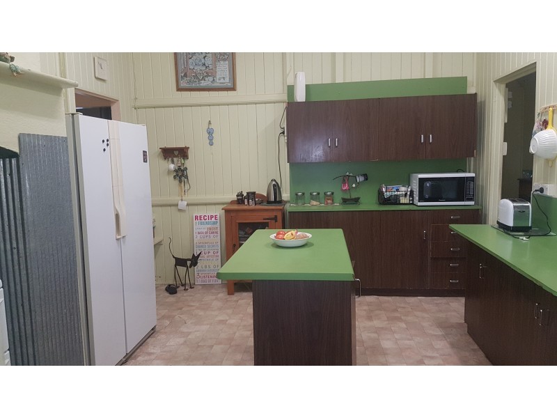 5 Pheasant Creek Rd, Wowan QLD 4702