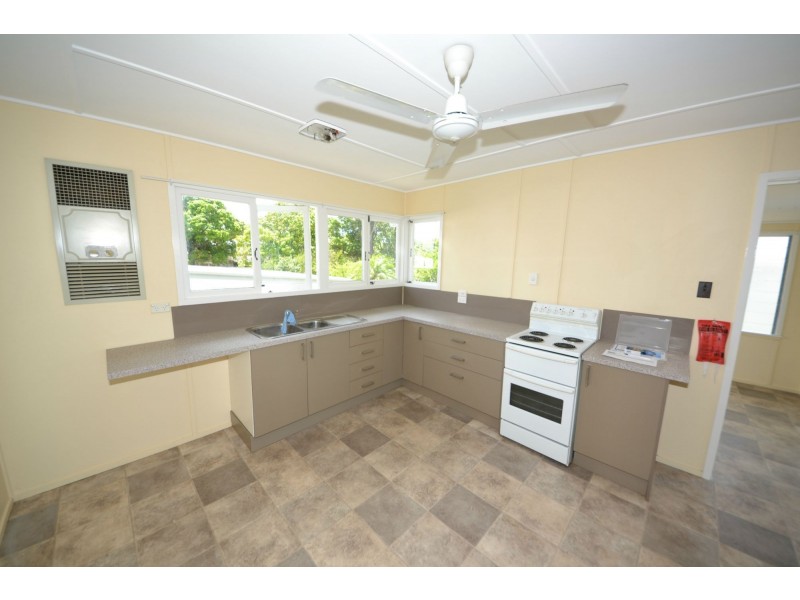 66 Alexandra Street, Park Avenue QLD 4701
