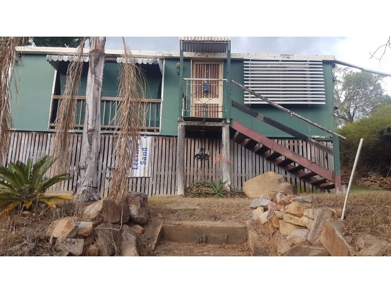 31 Black St, Mount Morgan QLD 4714