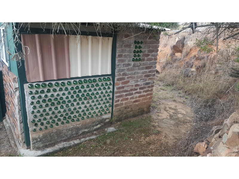 31 Black St, Mount Morgan QLD 4714