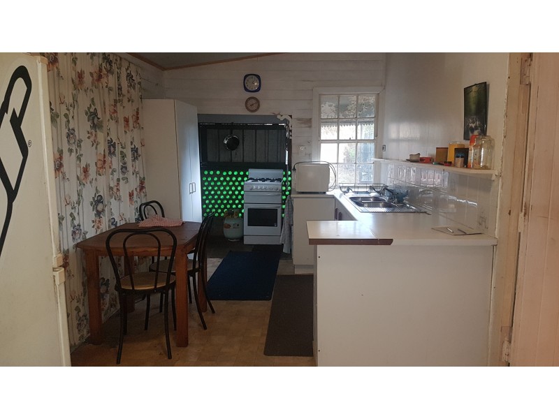 31 Black St, Mount Morgan QLD 4714