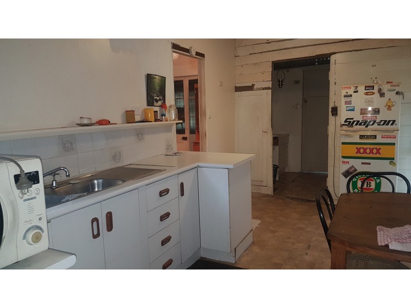 31 Black St, Mount Morgan QLD 4714