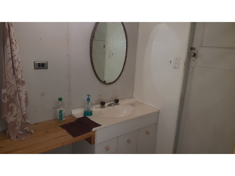 31 Black St, Mount Morgan QLD 4714