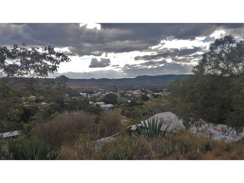 31 Black St, Mount Morgan QLD 4714