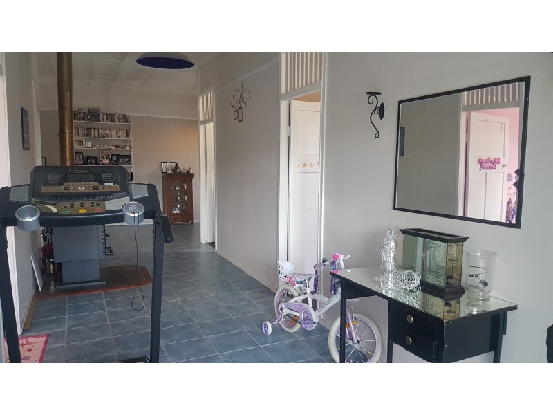 25 Coates St, Mount Morgan QLD 4714