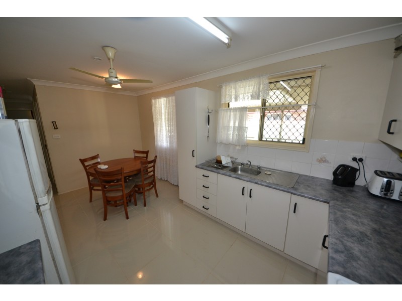 2 Rachel Drive, Parkhurst QLD 4702