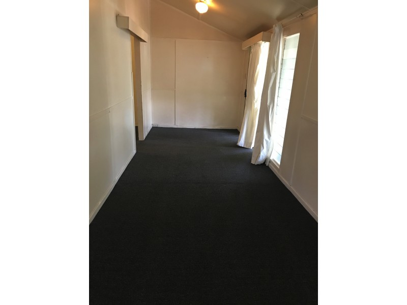 38 Gordon Street, Mount Morgan QLD 4714