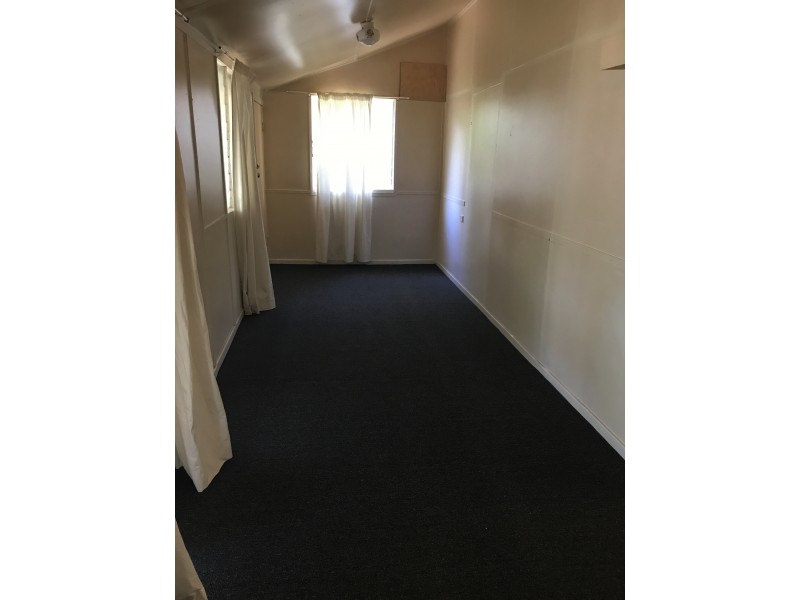 38 Gordon Street, Mount Morgan QLD 4714