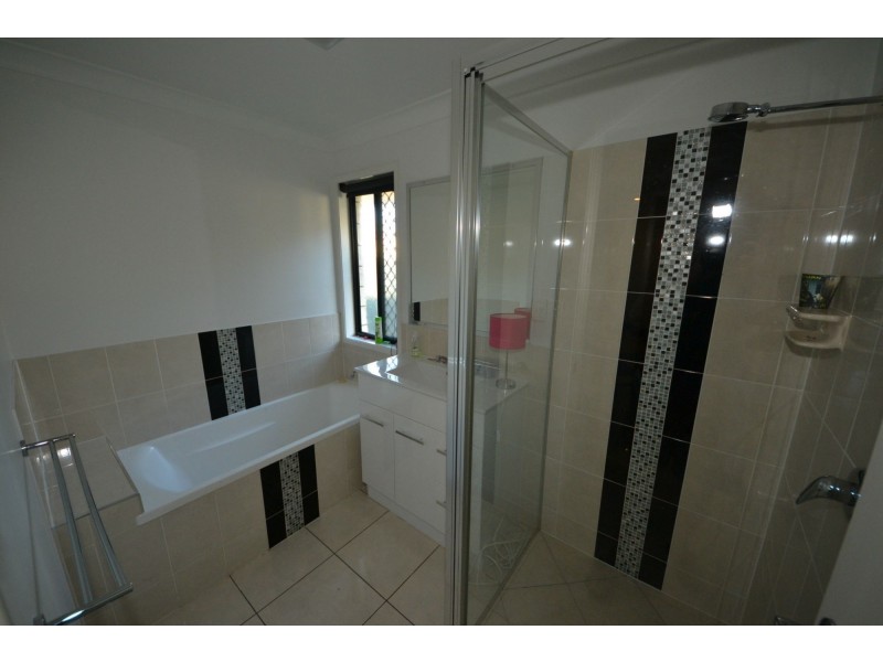 35 Jamie Crescent, Gracemere QLD 4702
