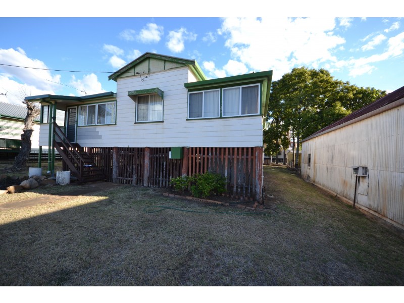 6 Cornes St, Mount Morgan QLD 4714
