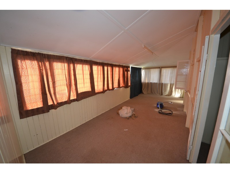 6 Cornes St, Mount Morgan QLD 4714